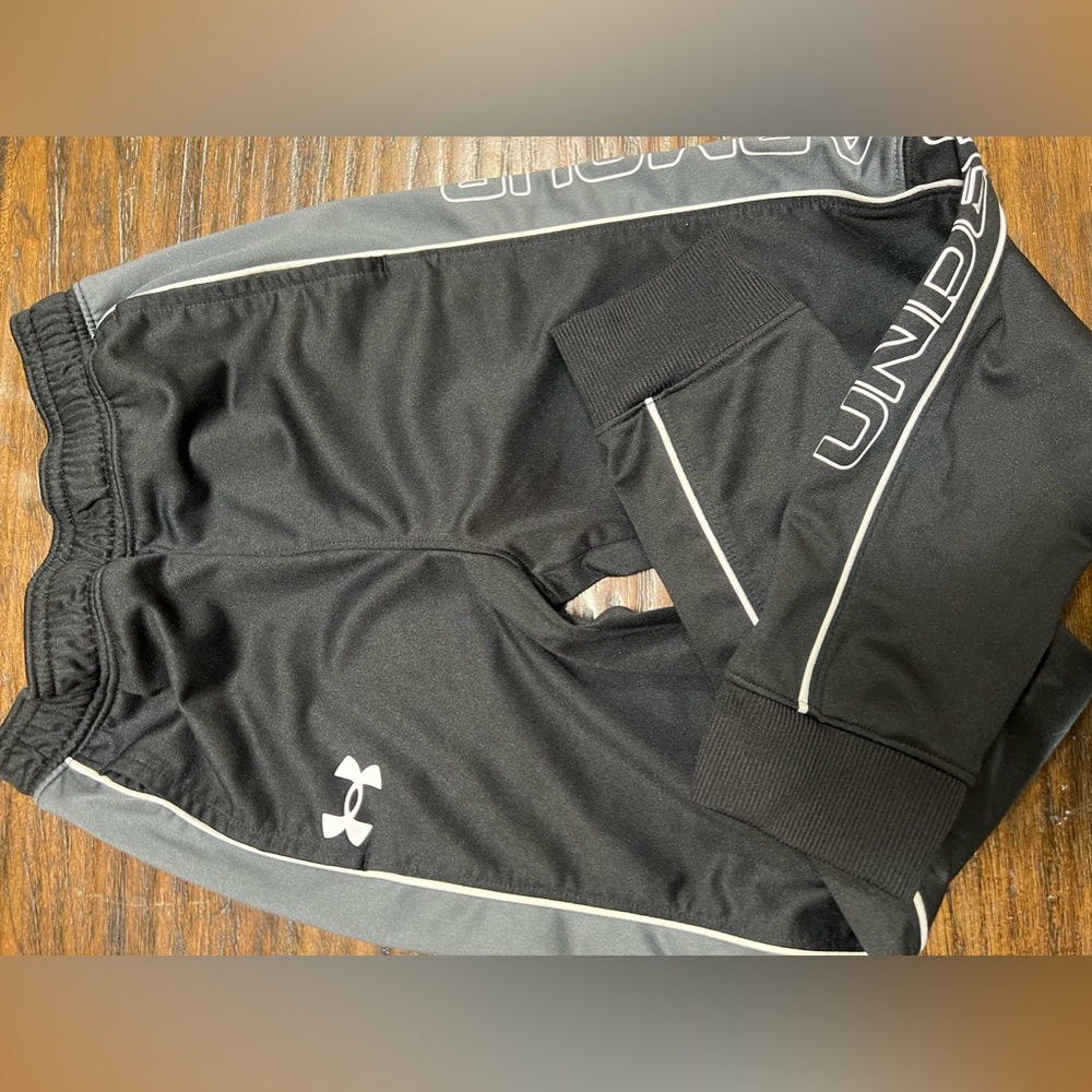 UA boys sweat pants